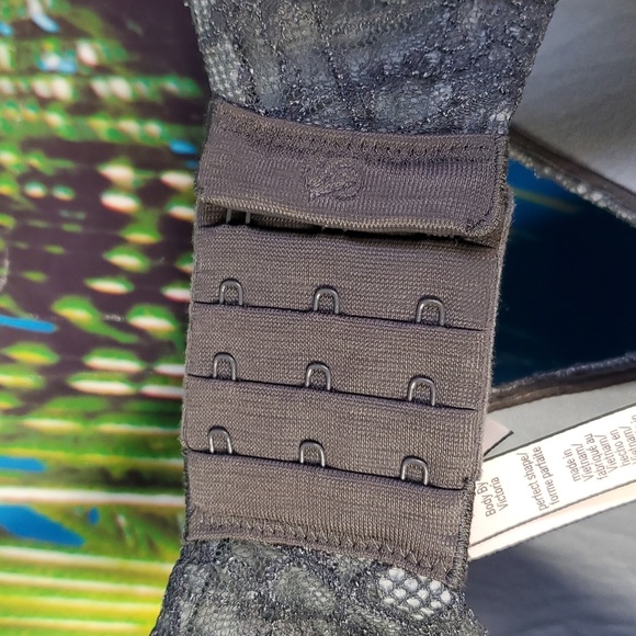 Victoria's Secret Bra. Size 38DDD - Picture 5 of 5